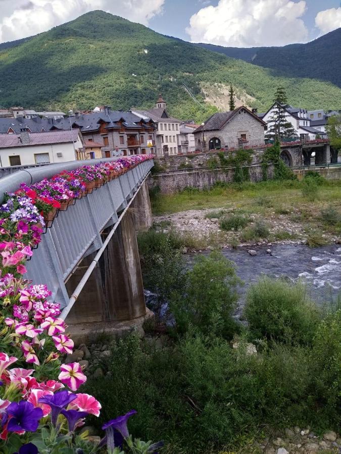 شقة Biescas-Pirineo-Relax المظهر الخارجي الصورة